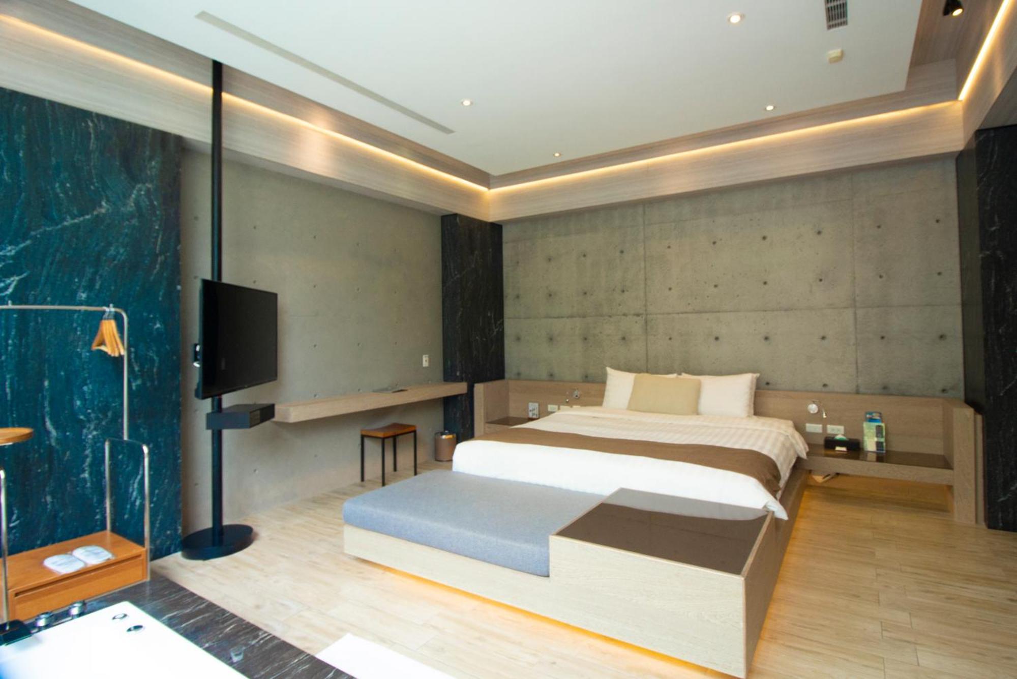 H Villa Inn Tainan Exterior photo