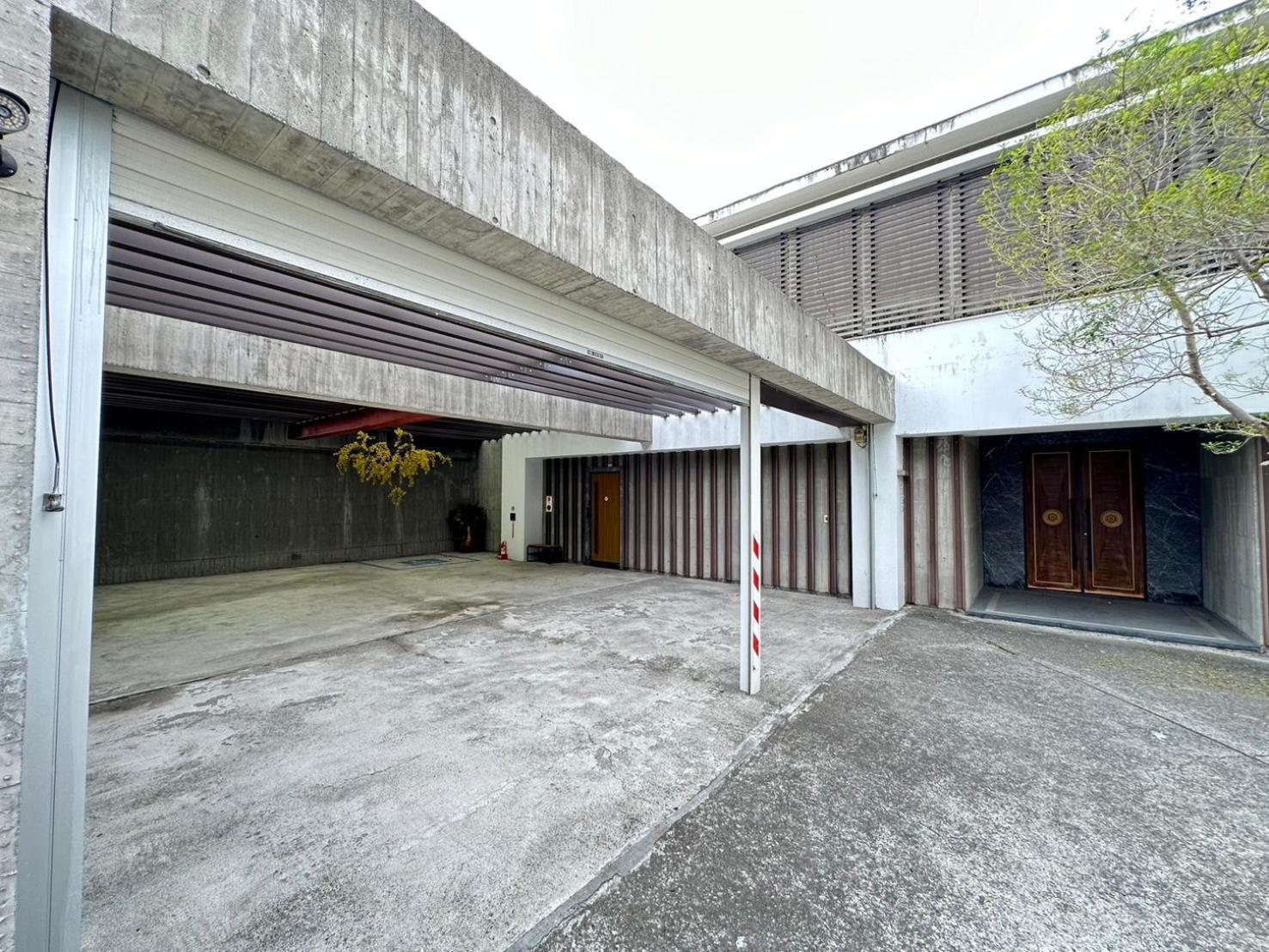 H Villa Inn Tainan Exterior photo