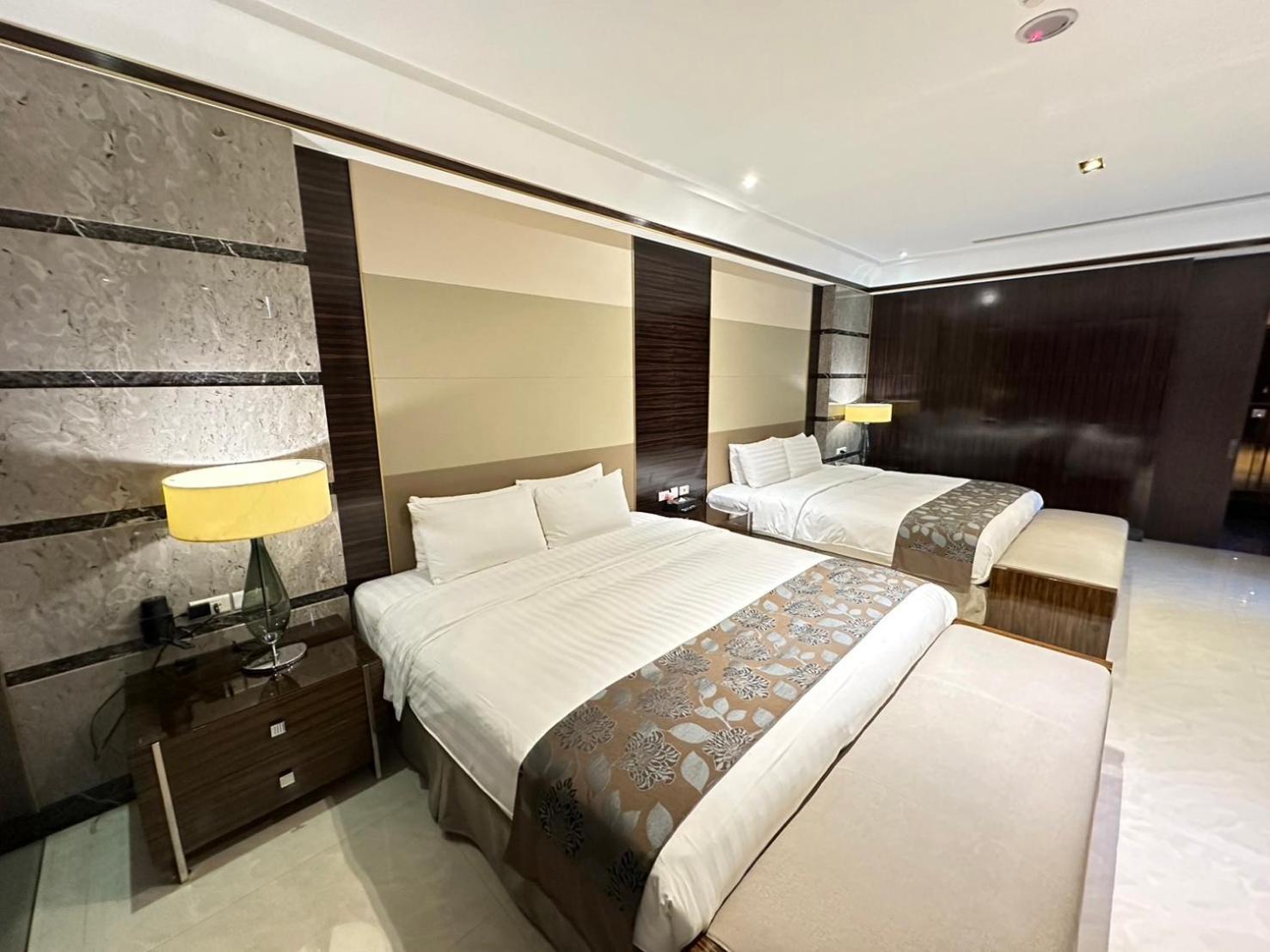 H Villa Inn Tainan Exterior photo