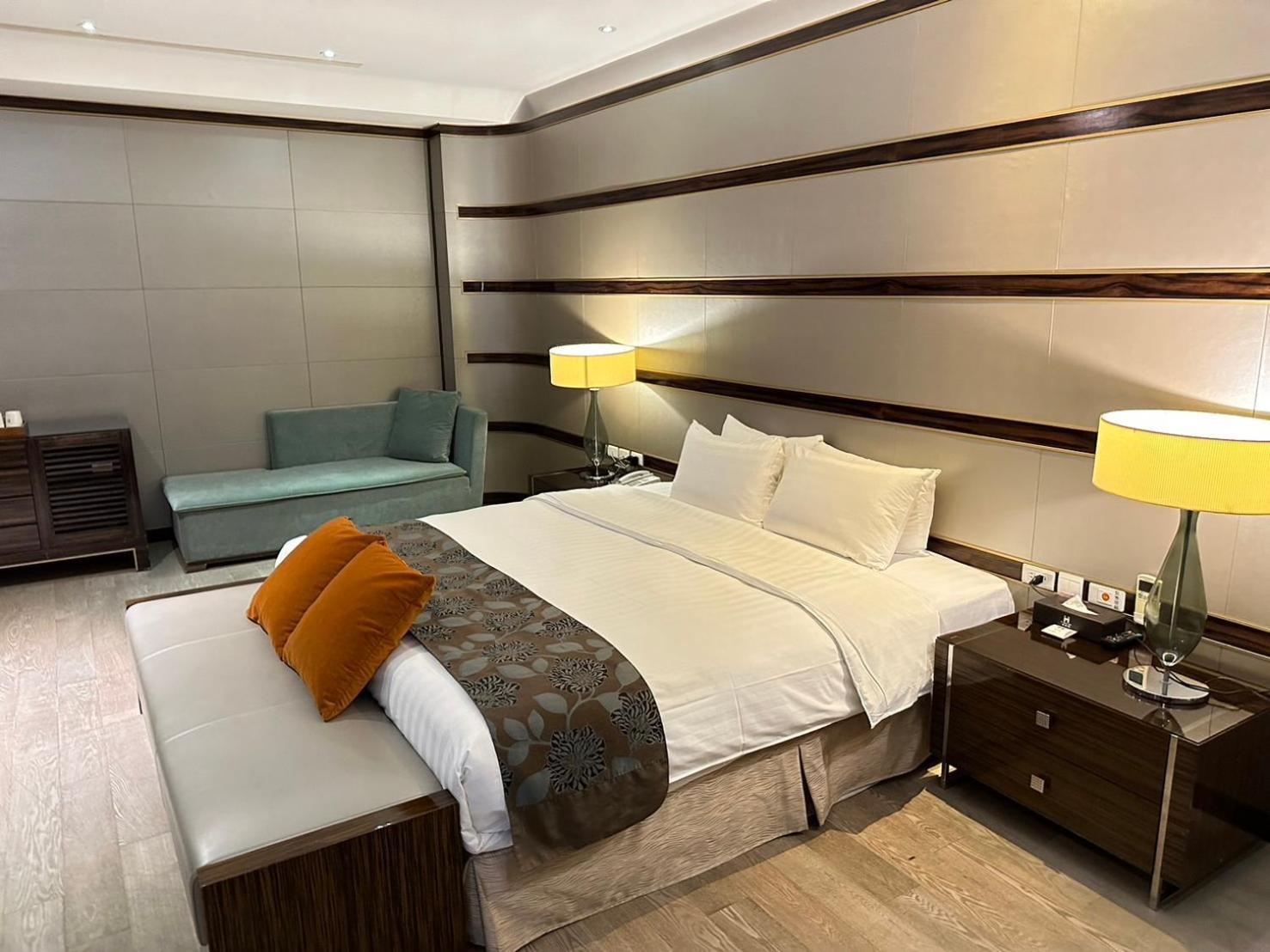 H Villa Inn Tainan Exterior photo