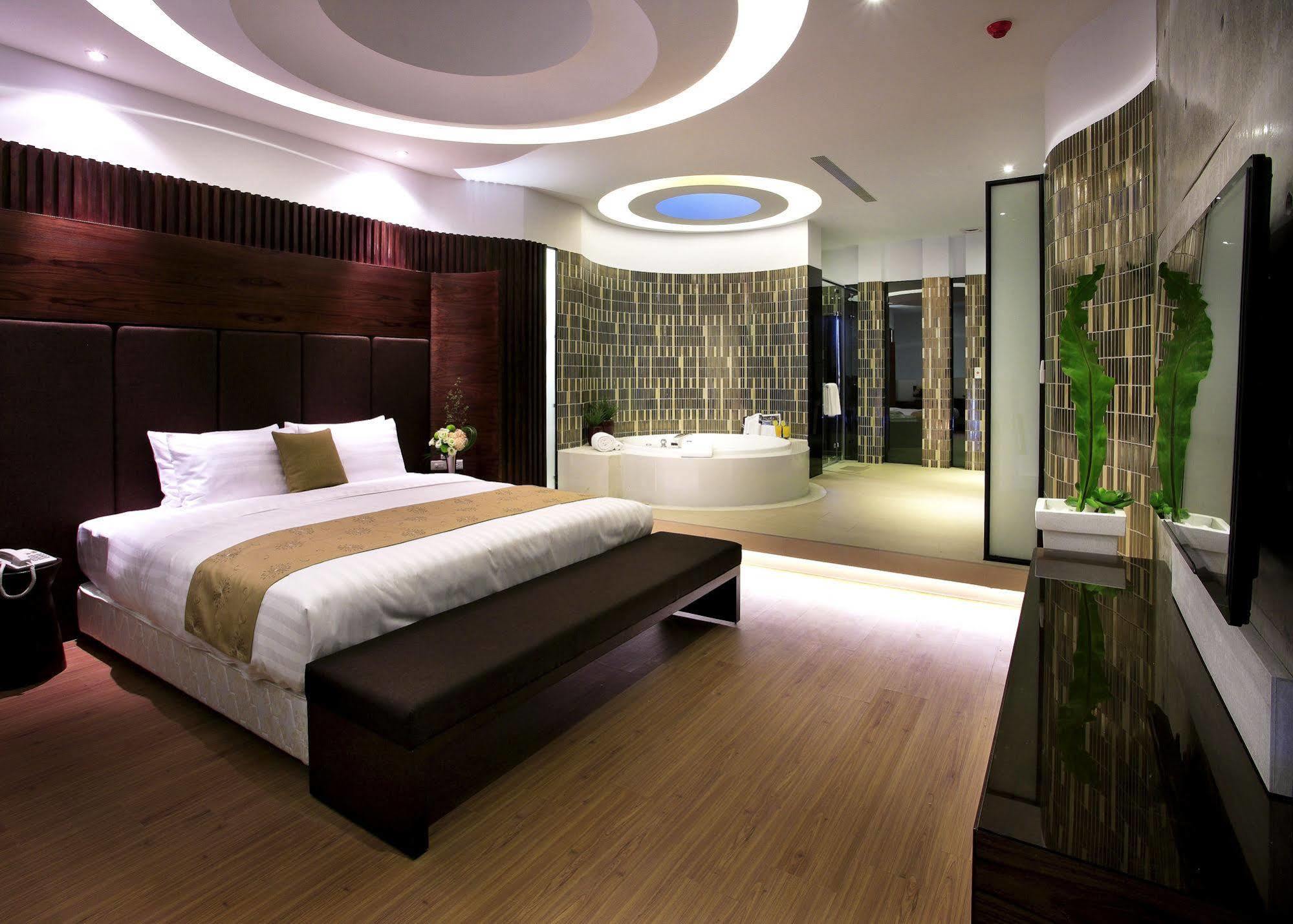 H Villa Inn Tainan Exterior photo