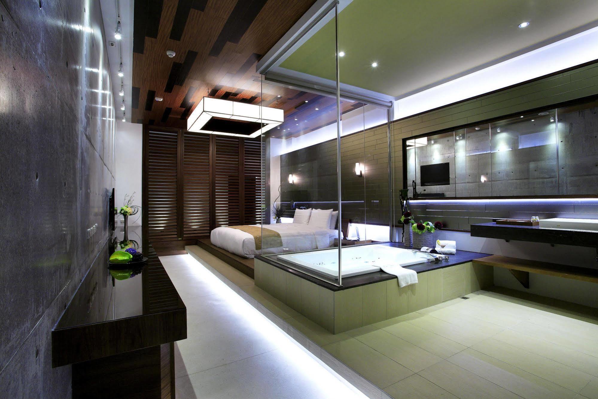 H Villa Inn Tainan Exterior photo