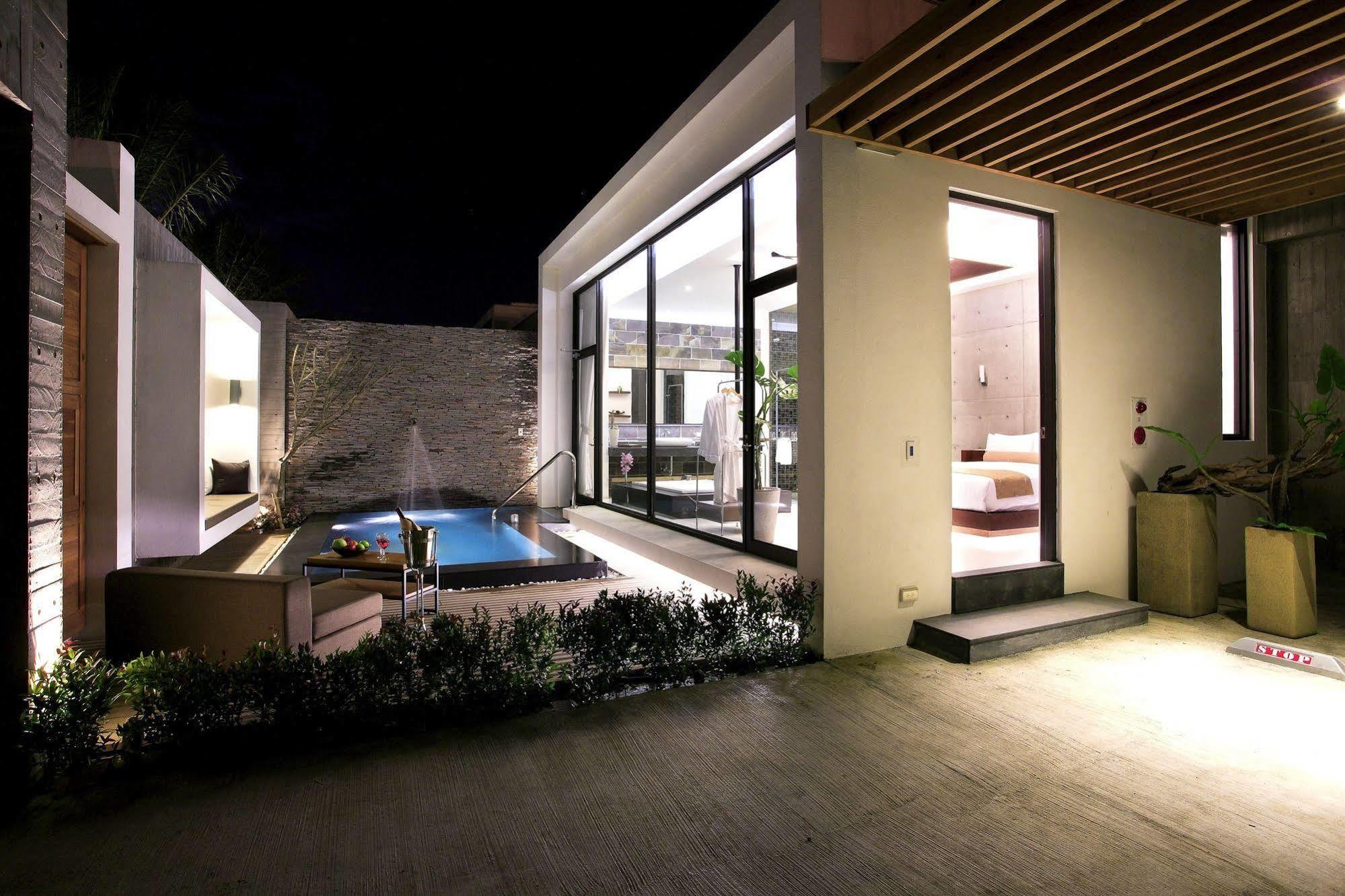 H Villa Inn Tainan Exterior photo