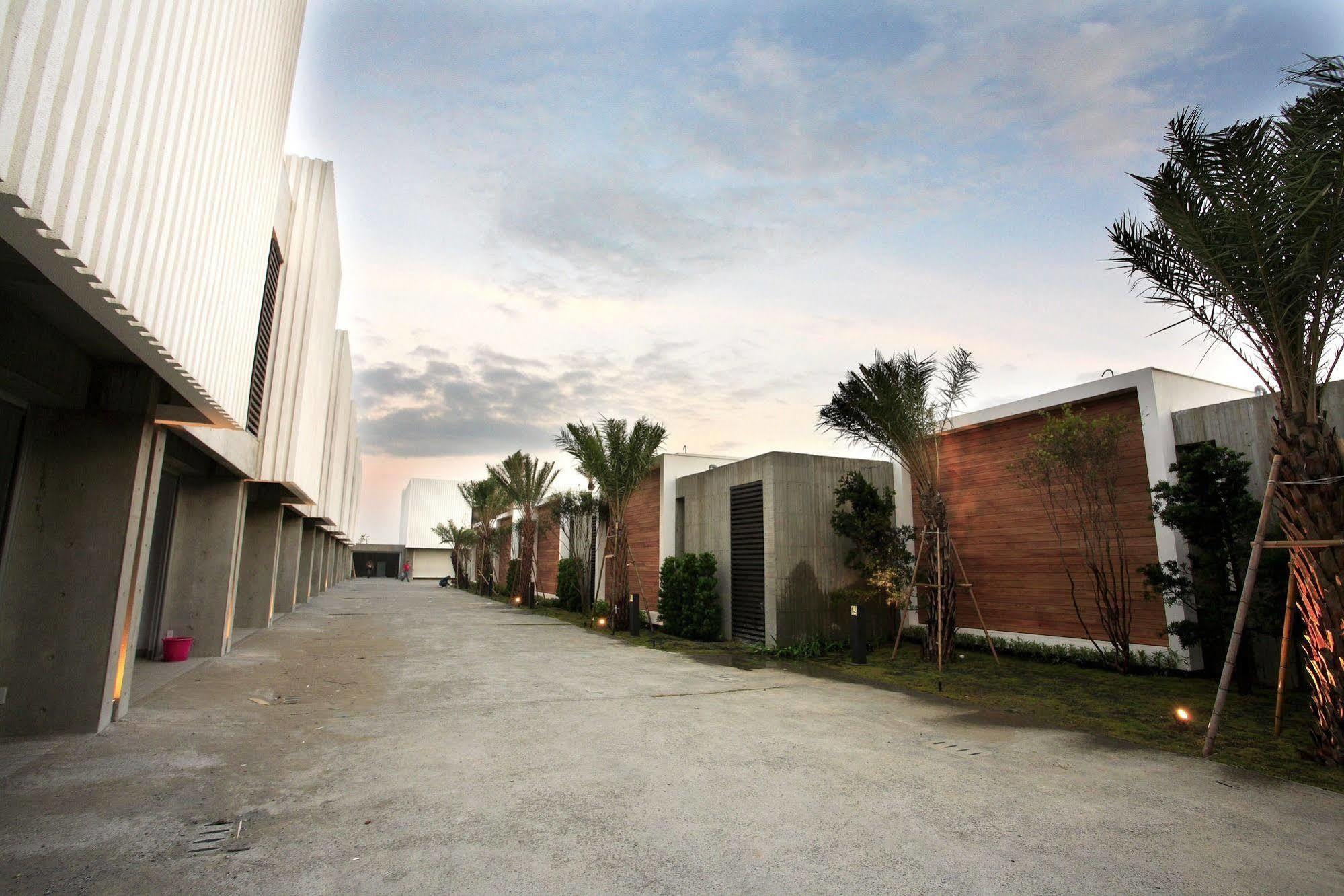 H Villa Inn Tainan Exterior photo