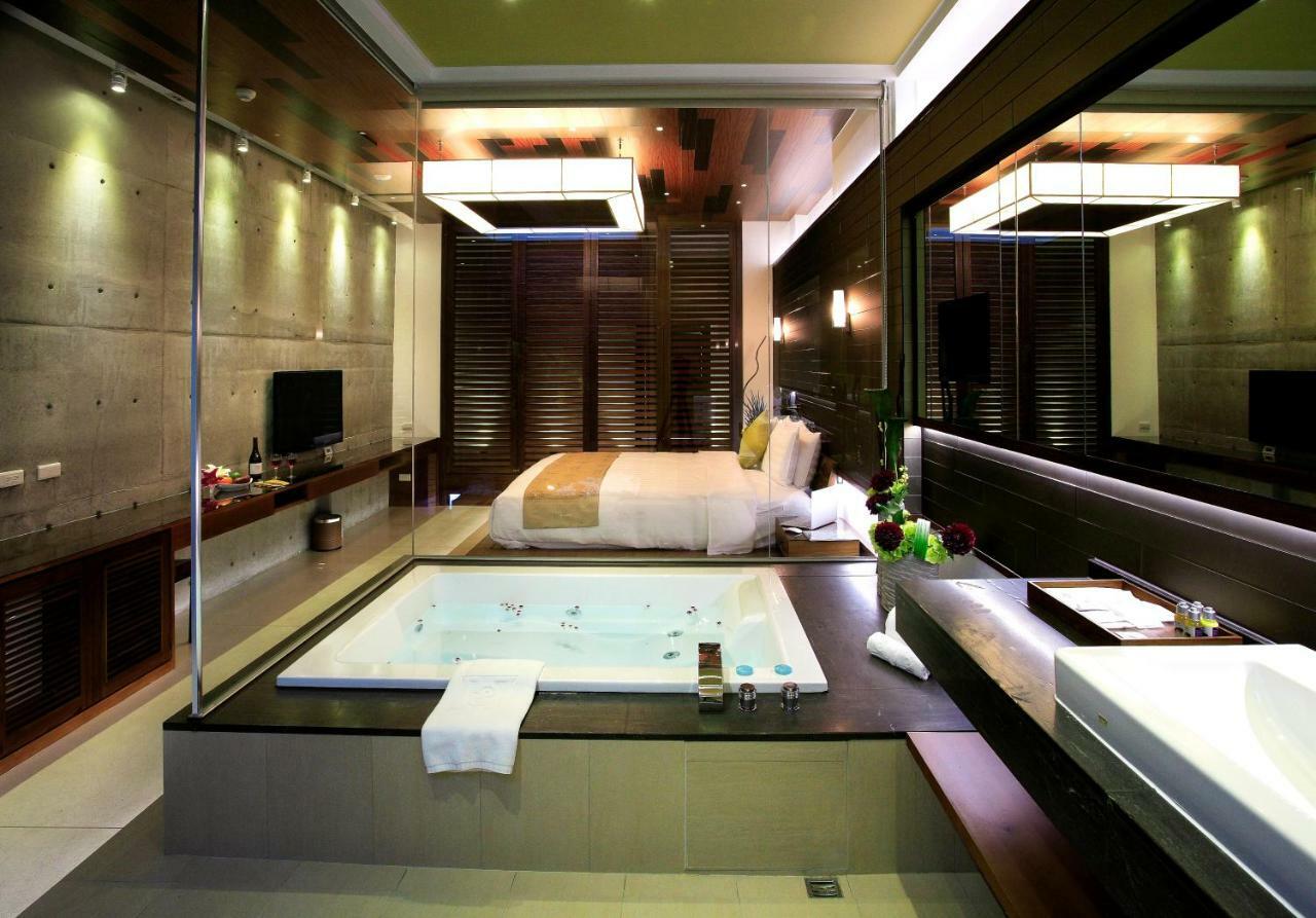 H Villa Inn Tainan Exterior photo