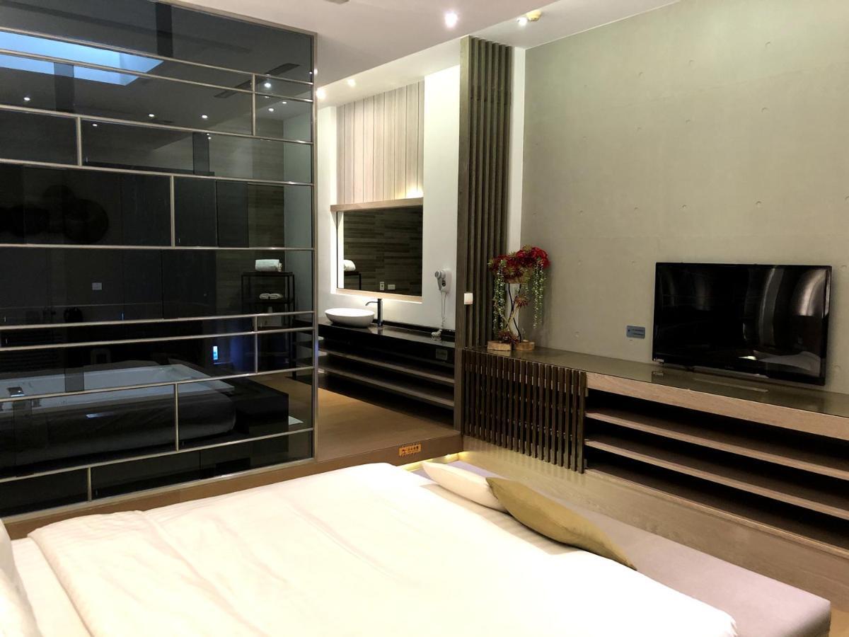 H Villa Inn Tainan Exterior photo