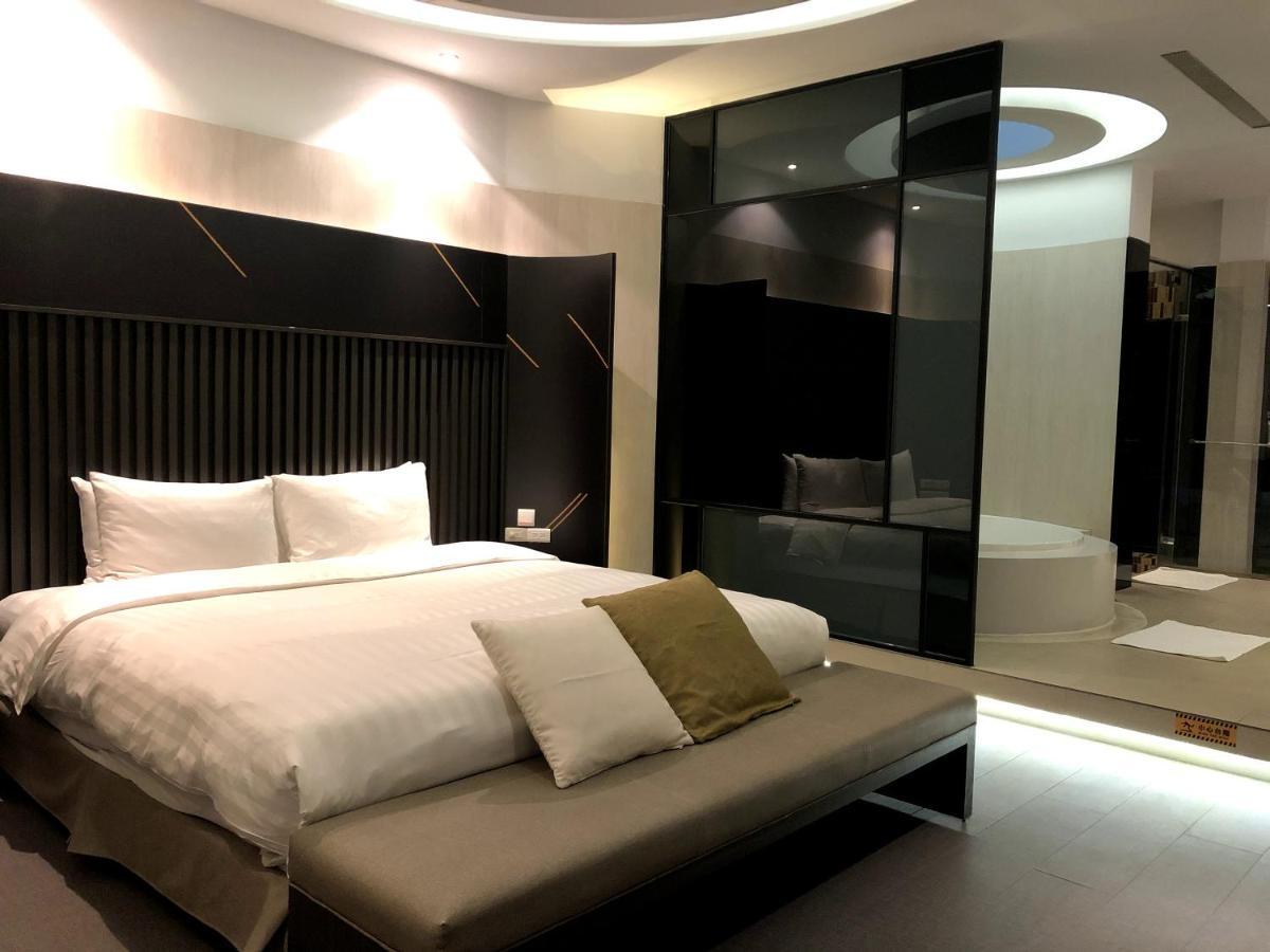 H Villa Inn Tainan Exterior photo